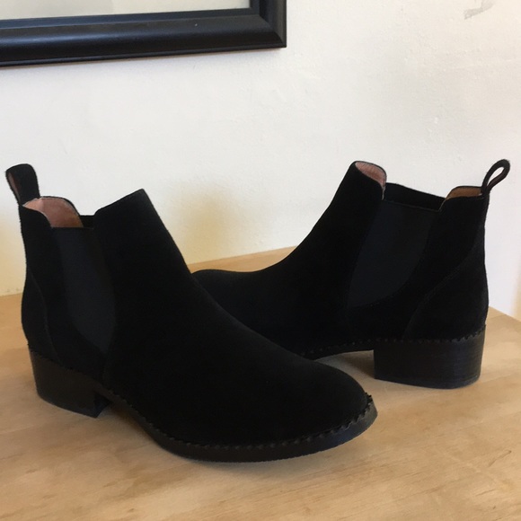 Gentle Souls black suede BINX ankle boot (8.5) - Picture 4 of 11
